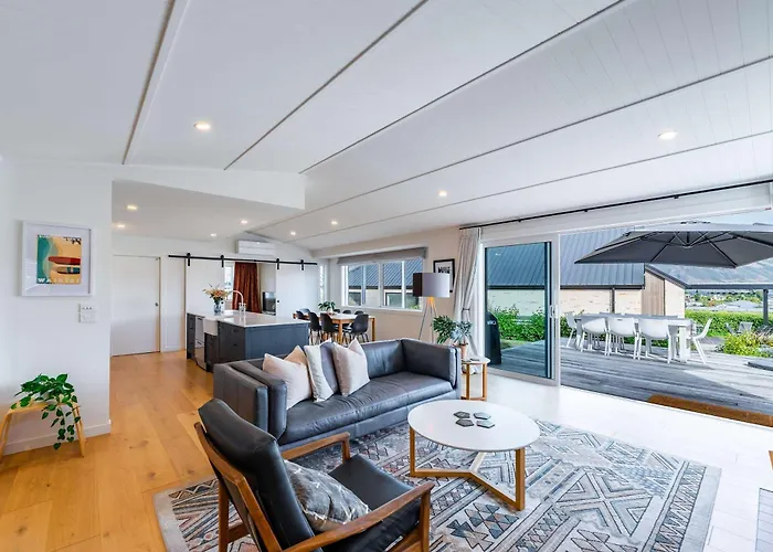 Farrant Drive Hideaway With Mountain Views Wanaka