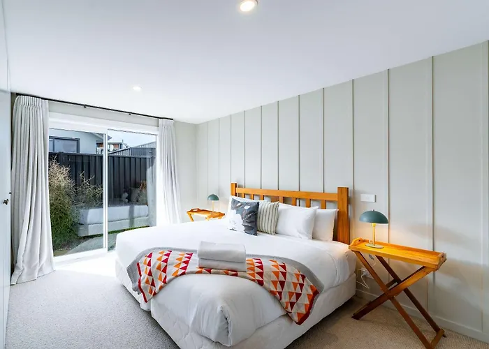 Farrant Drive Hideaway With Mountain Views * Wanaka