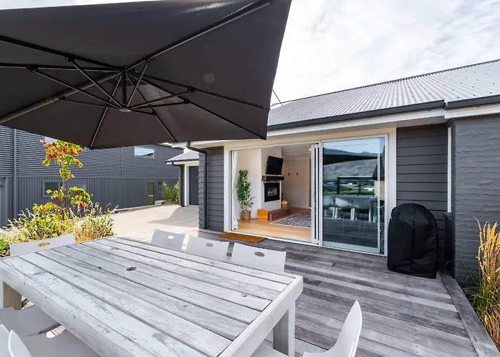 Farrant Drive Hideaway With Mountain Views * Wanaka